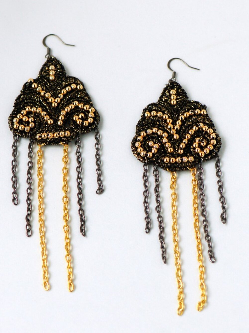 Boho chic golden earrings - Fleur de Lys black earrings with gold-tone chain